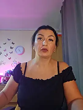 Snapshot of Hotangel75 chatting on October 27, 2025, 6:28 am Hotangel75 online show from October 27, 2025, 6:28 am