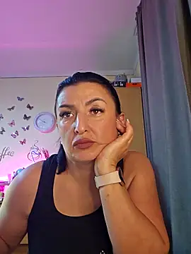 Snapshot of Hotangel75 chatting on October 29, 2025, 6:48 am Hotangel75 online show from October 29, 2025, 6:48 am