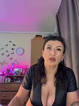 Hotangel75 online show from May 16, 2026, 4:31 am