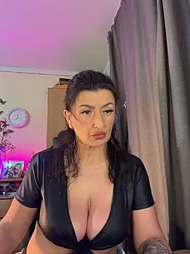 Hotangel75 online show from May 17, 2026, 4:54 am