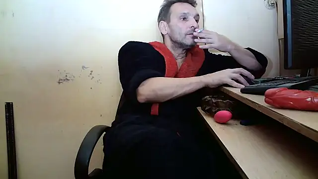 Snapshot of dundyFocus chatting on October 16, 2025, 2:29 pm dundyFocus online show from October 16, 2025, 2:29 pm