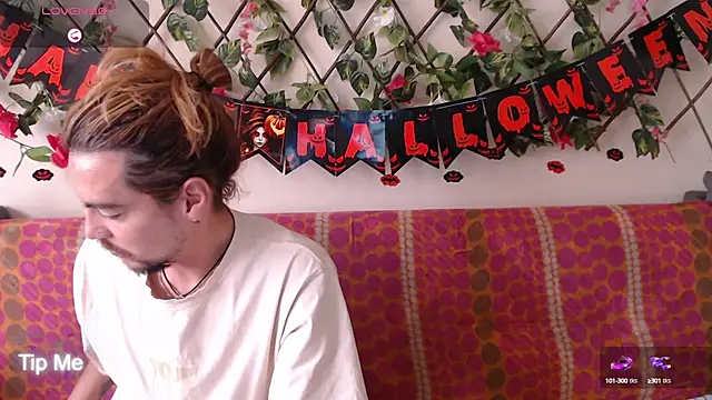 Snapshot of Jack_Emily1 chatting on October 20, 2025, 5:13 pm Jack Emily1 online show from October 20, 2025, 5:13 pm