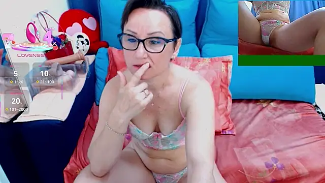SexyNicolleX online show from May 8, 2026, 3:23 am