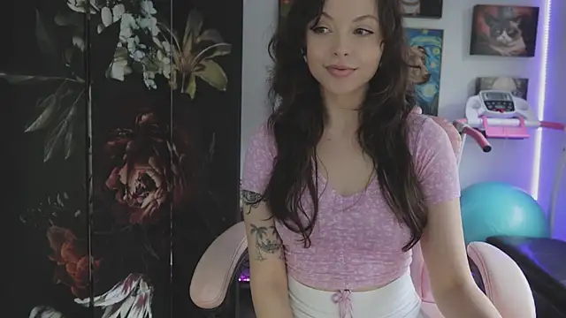 makiyahbelle online show from December 16, 2025, 6:18 am