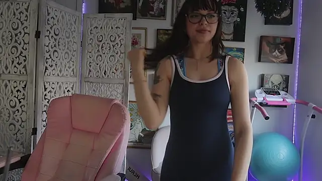 makiyahbelle online show from June 16, 2026, 4:26 am