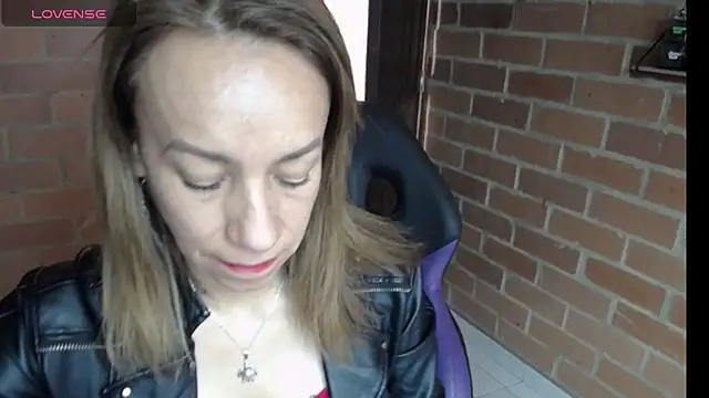 Snapshot of cristin_doll_ chatting on April 27, 2026, 2:04 pm cristin doll online show from April 27, 2026, 2:04 pm