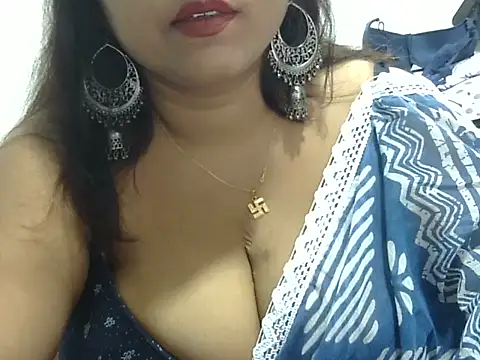 Snapshot of ROSEE_MERRYYYY chatting on April 23, 2026, 4:53 pm ROSEE MERRYYYY online show from April 23, 2026, 4:53 pm