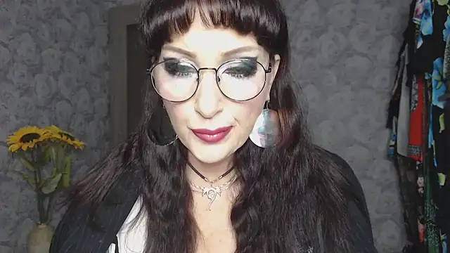 Aziza1 online show from September 26, 2025, 2:10 pm