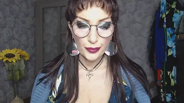 Aziza1 online show from May 3, 2026, 1:06 pm