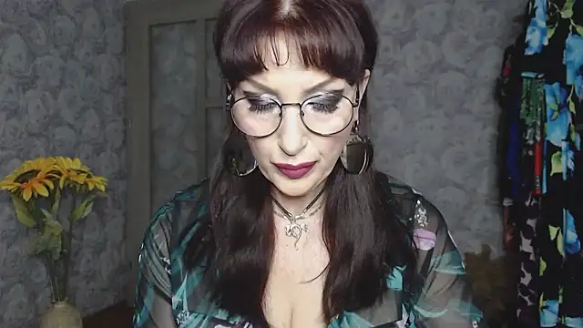 Aziza1 online show from June 11, 2026, 1:42 pm
