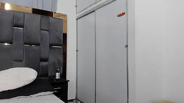 Snapshot of Bellahot387 chatting on September 24, 2025, 12:30 pm Bellahot387 online show from September 24, 2025, 12:30 pm