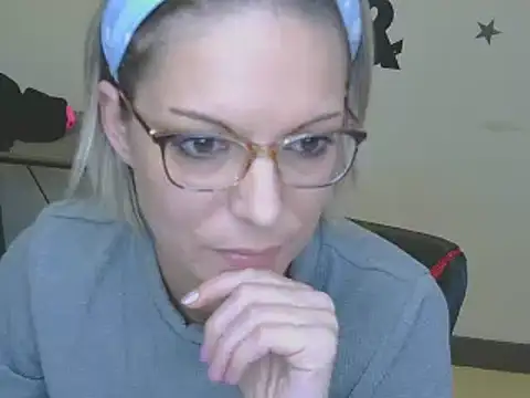 alixfeeling online show from December 31, 2024, 2:36 pm