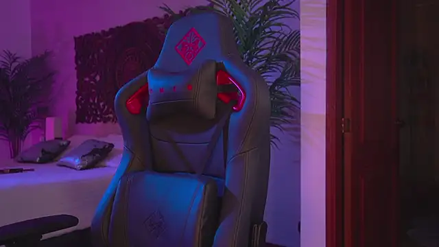 ambarEvans online show from March 21, 2025, 11:12 pm