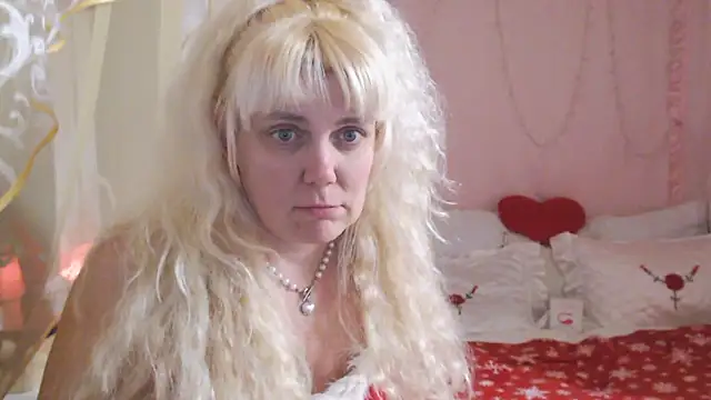 SunnySylvia online show from January 1, 2025, 5:00 pm