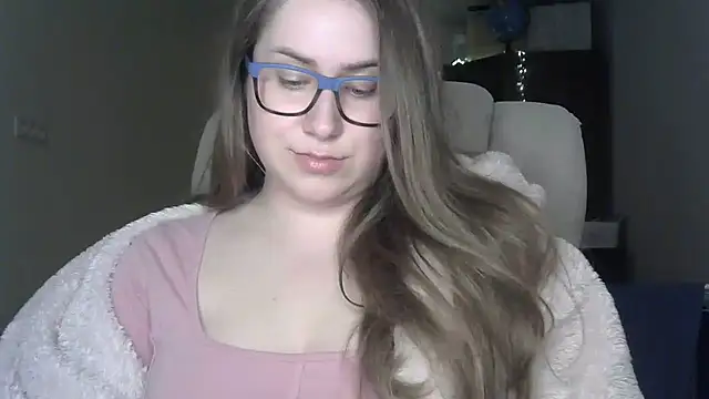 SeasonalSomeone online show from May 4, 2026, 10:39 pm