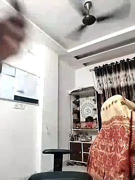 hotindianstud online show from October 17, 2025, 10:40 am