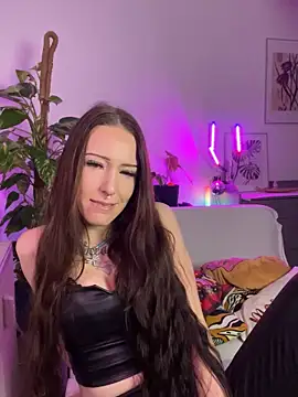 Trixie-Tainted online show from December 9, 2024, 4:26 pm