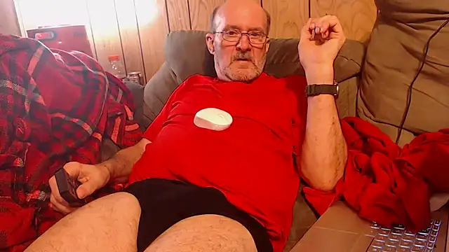 snickers1 online show from May 12, 2026, 1:52 pm