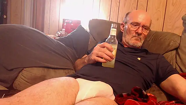 snickers1 online show from June 17, 2026, 1:34 pm