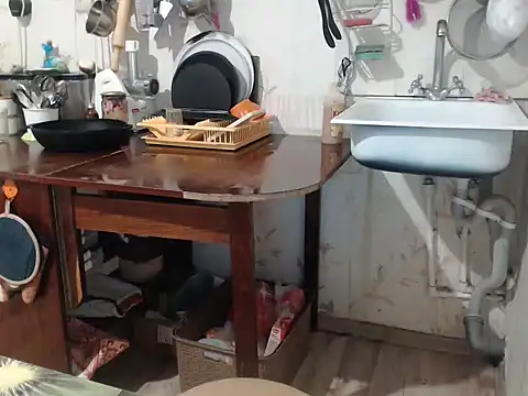 Snapshot of mimimi28 chatting on December 8, 2024, 12:40 am mimimi28 online show from December 8, 2024, 12:40 am