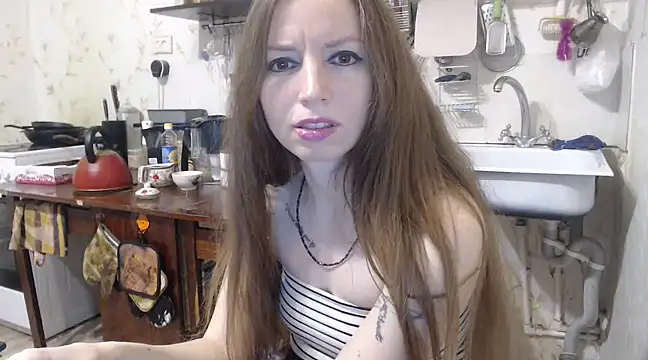 Snapshot of mimimi28 chatting on February 5, 2025, 6:15 pm mimimi28 online show from February 5, 2025, 6:15 pm