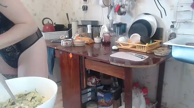 Snapshot of mimimi28 chatting on March 15, 2025, 6:14 am mimimi28 online show from March 15, 2025, 6:14 am