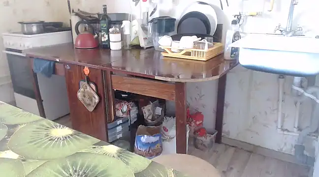 Snapshot of mimimi28 chatting on March 20, 2025, 10:43 am mimimi28 online show from March 20, 2025, 10:43 am