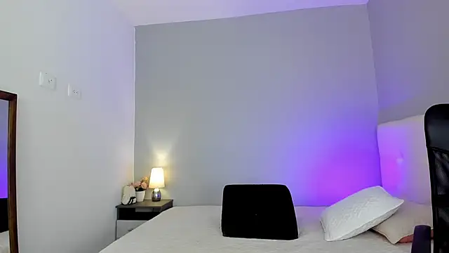 Snapshot of NataliaBuiles chatting on January 23, 2025, 8:45 pm NataliaBuiles online show from January 23, 2025, 8:45 pm