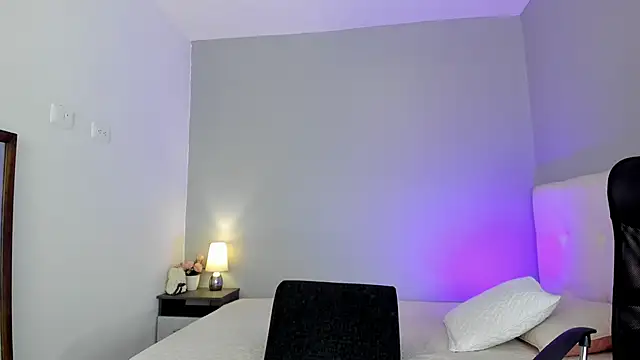 Snapshot of NataliaBuiles chatting on January 25, 2025, 8:00 pm NataliaBuiles online show from January 25, 2025, 8:00 pm