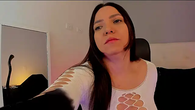 Snapshot of NataliaBuiles chatting on February 19, 2026, 11:17 am NataliaBuiles online show from February 19, 2026, 11:17 am