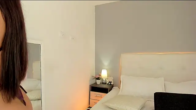 NataliaBuiles online show from June 21, 2026, 2:30 pm