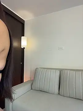 NataliaBuiles online show from August 1, 2026, 5:23 pm