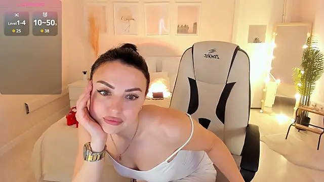 HelenaRegal online show from June 5, 2026, 2:01 pm