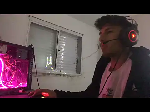 axel2leiva online show from October 13, 2025, 6:35 am