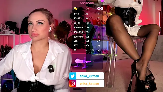 Snapshot of Erika_Kirman chatting on September 25, 2025, 12:09 pm Erika Kirman online show from September 25, 2025, 12:09 pm