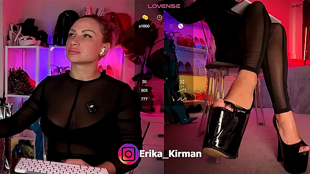 Snapshot of Erika_Kirman chatting on October 26, 2025, 9:26 am Erika Kirman online show from October 26, 2025, 9:26 am