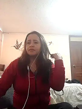 latinfemale online show from December 5, 2024, 5:50 pm