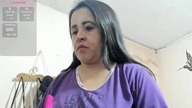 latinfemale online show from December 9, 2024, 1:29 am