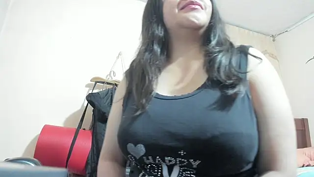 latinfemale online show from January 11, 2025, 1:16 am