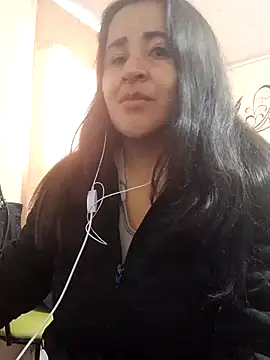 latinfemale online show from March 13, 2025, 9:48 pm