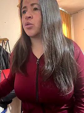 Snapshot of latinfemale chatting on October 23, 2025, 8:07 pm latinfemale online show from October 23, 2025, 8:07 pm