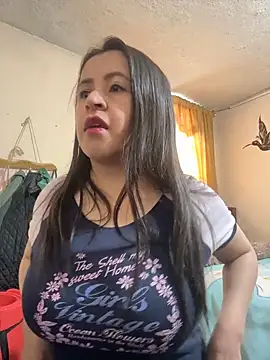 latinfemale online show from April 24, 2026, 8:55 pm