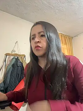 latinfemale online show from April 27, 2026, 7:56 pm
