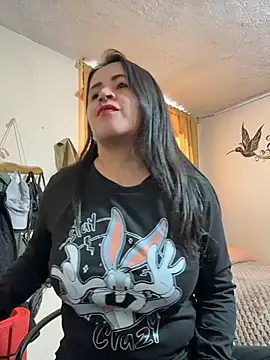 latinfemale online show from July 7, 2026, 8:13 pm