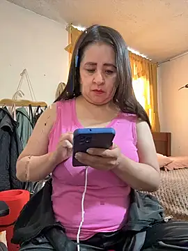 latinfemale online show from July 10, 2026, 8:44 pm