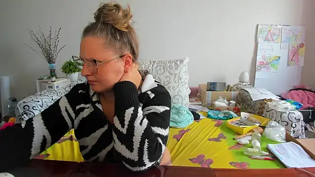 IamYourNarcotic online show from November 5, 2025, 10:48 am