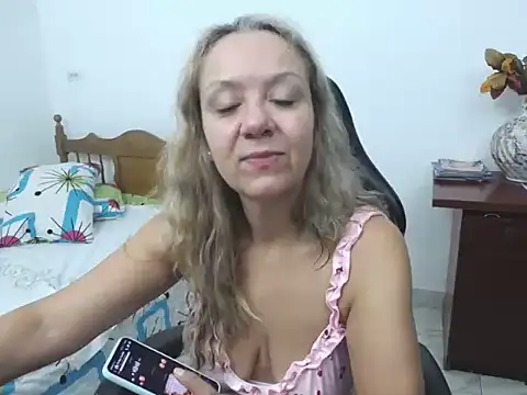 Snapshot of yeslluisa chatting on July 30, 2026, 10:58 am yeslluisa online show from July 30, 2026, 10:58 am