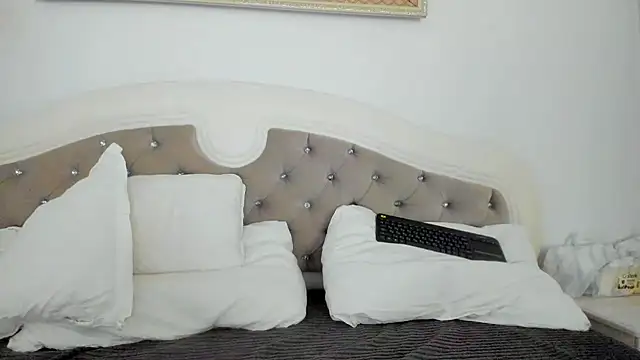 meryamvip online show from November 24, 2025, 9:47 pm