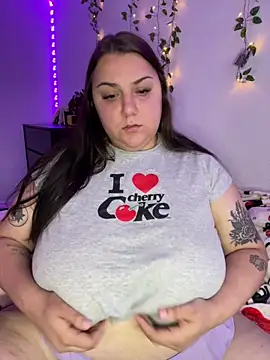 Snapshot of honeyviolet chatting on September 10, 2025, 1:49 am honeyviolet online show from September 10, 2025, 1:49 am