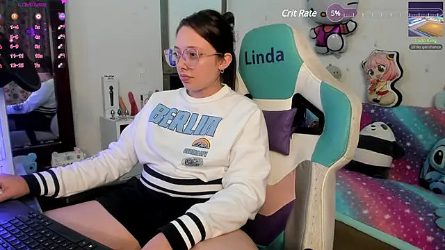 Snapshot of linda-schmidt chatting on January 11, 2025, 4:38 am linda-schmidt online show from January 11, 2025, 4:38 am